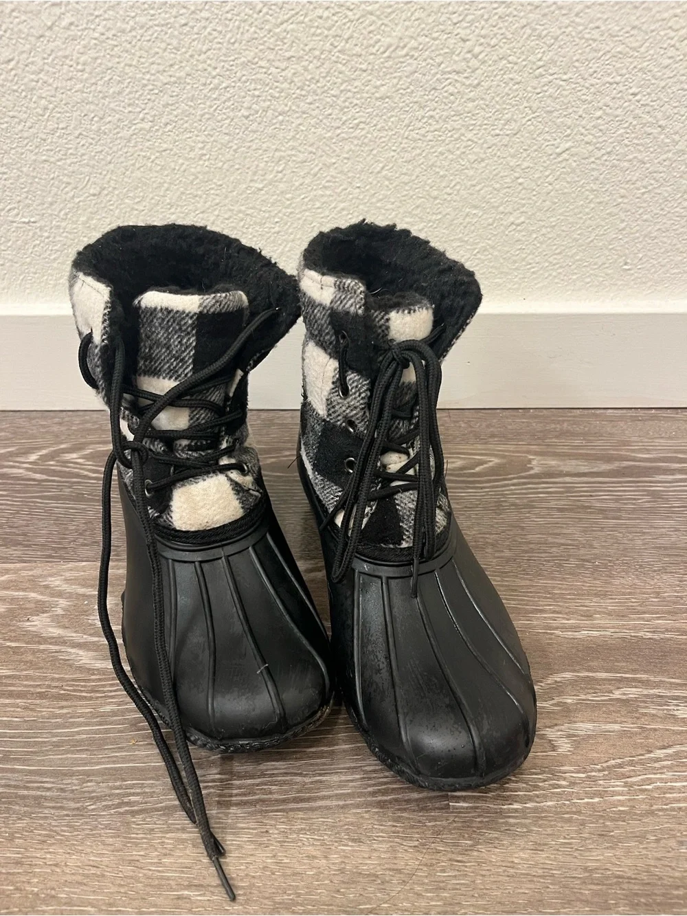 Black Plaid Lace-Up Duck Boots for Women